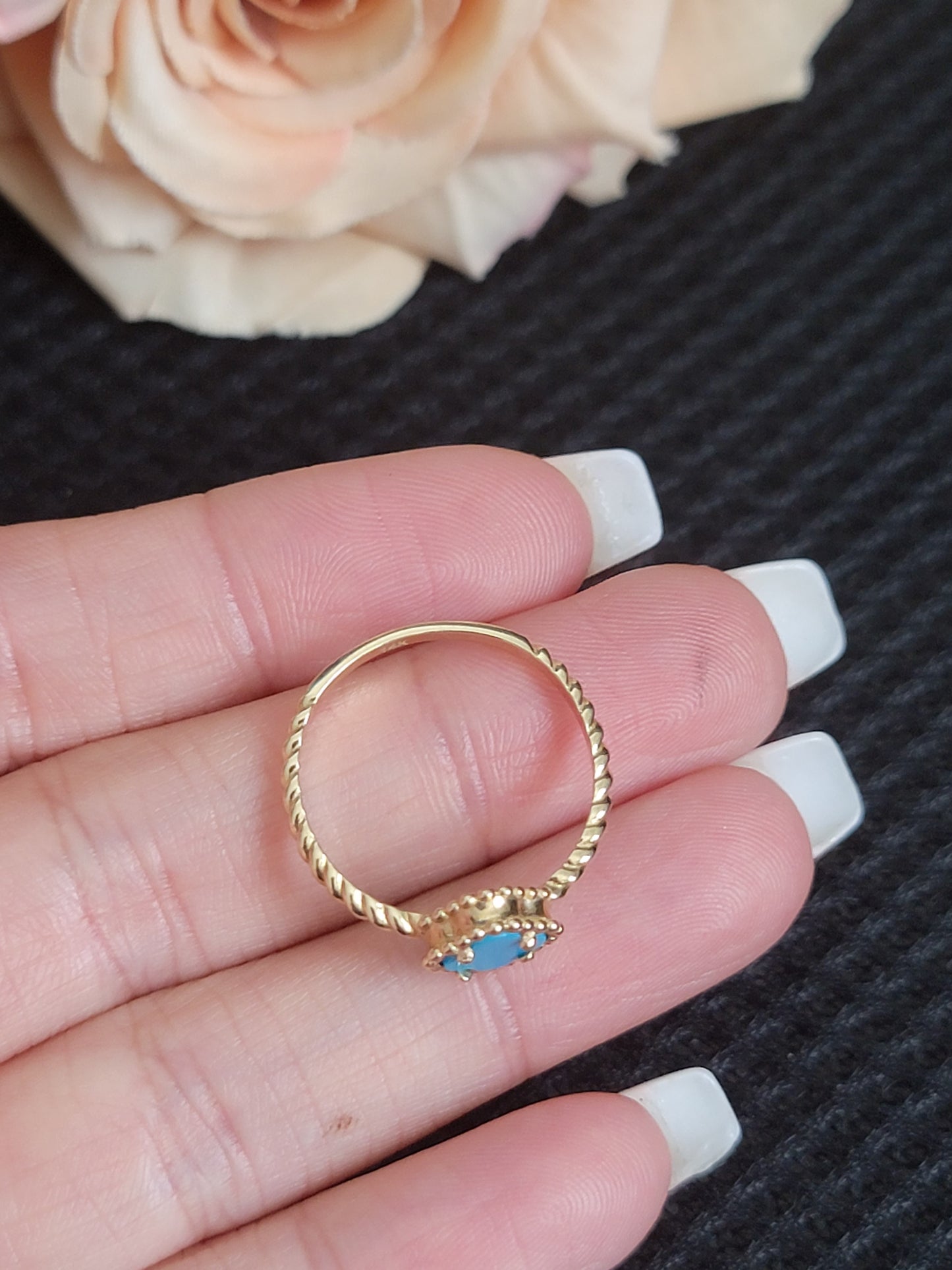 Anillo size 8 oro 14k