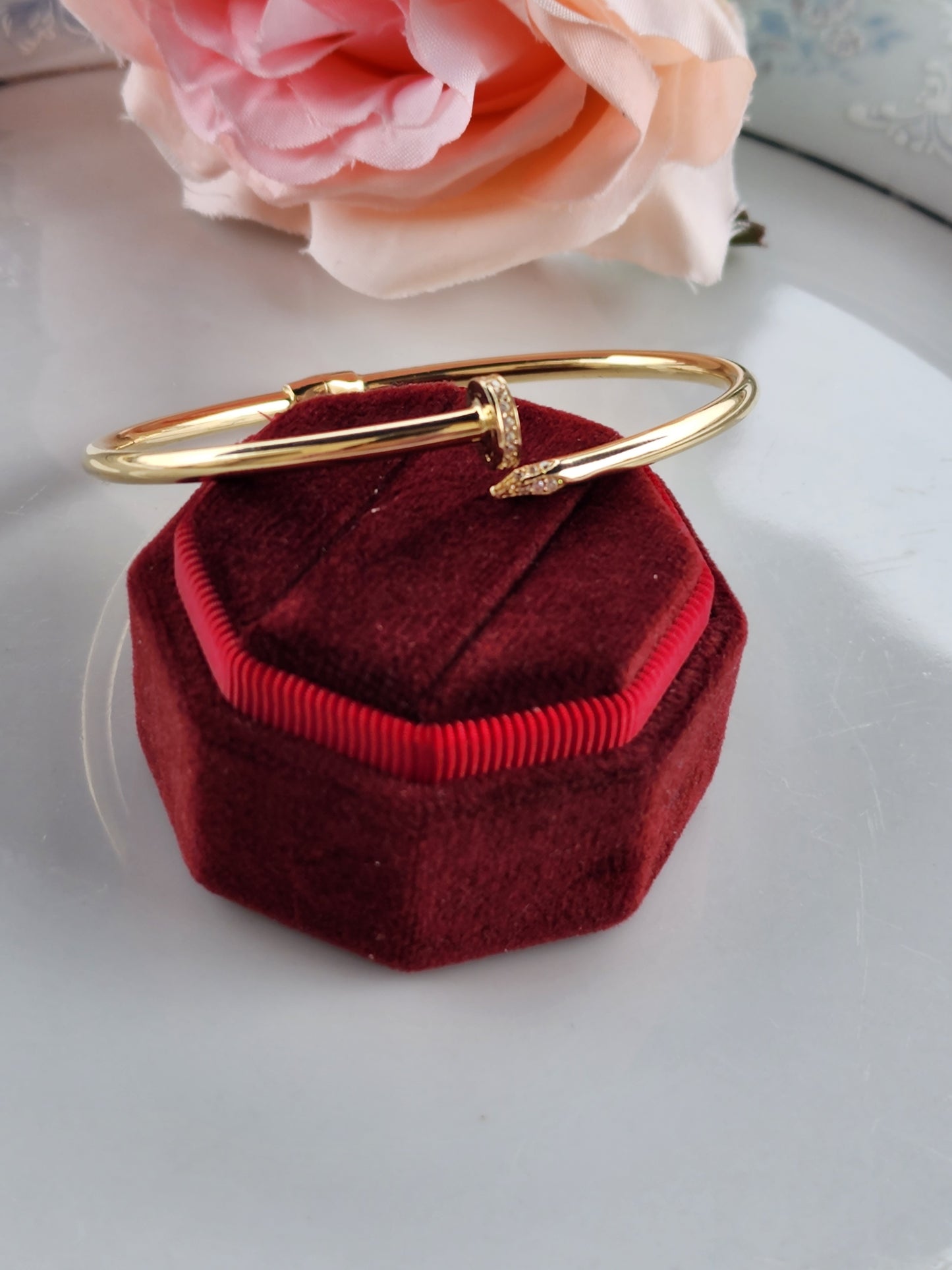 Bangle 14k clavo